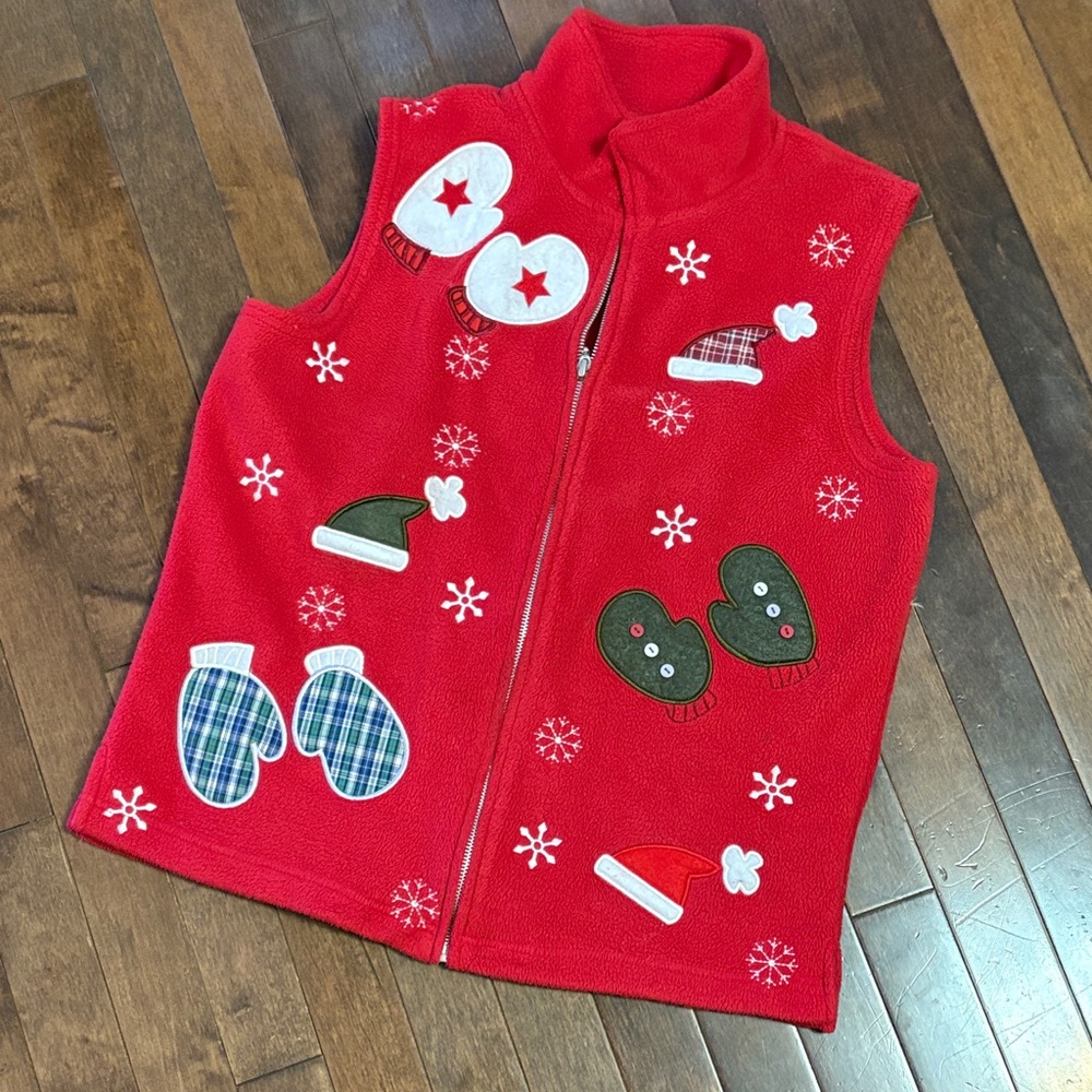 Accent Collection Festive Holiday Christmas Red Fleece Vest Size Medium